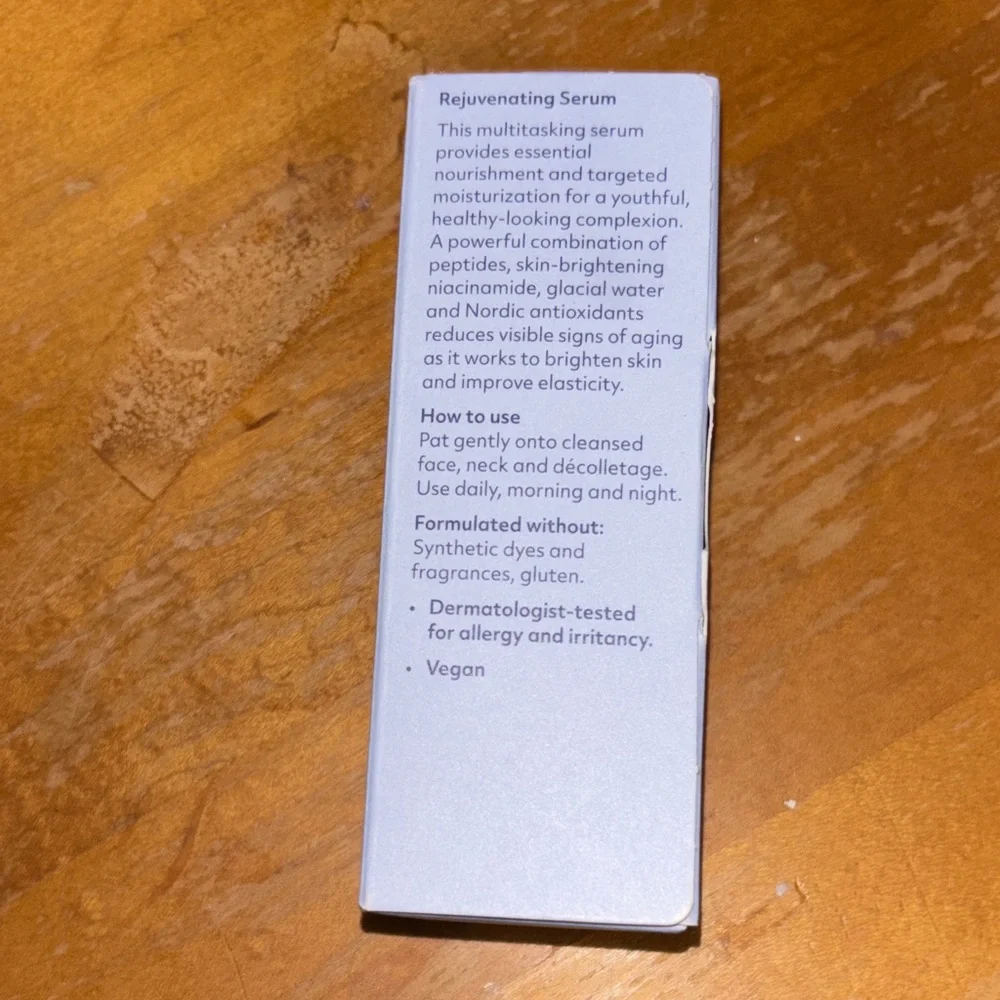 Norwex Rejuvenating Serum - White - Picture 3 of 9
